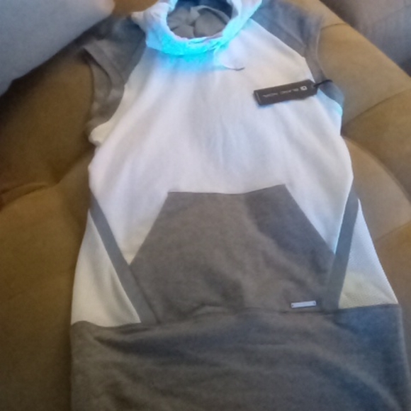 Clothes - Picture 4 of 5